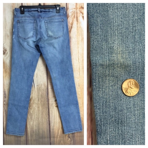 💸Romeo & Juliet Couture Distressed Skinny Jean - Picture 7 of 7